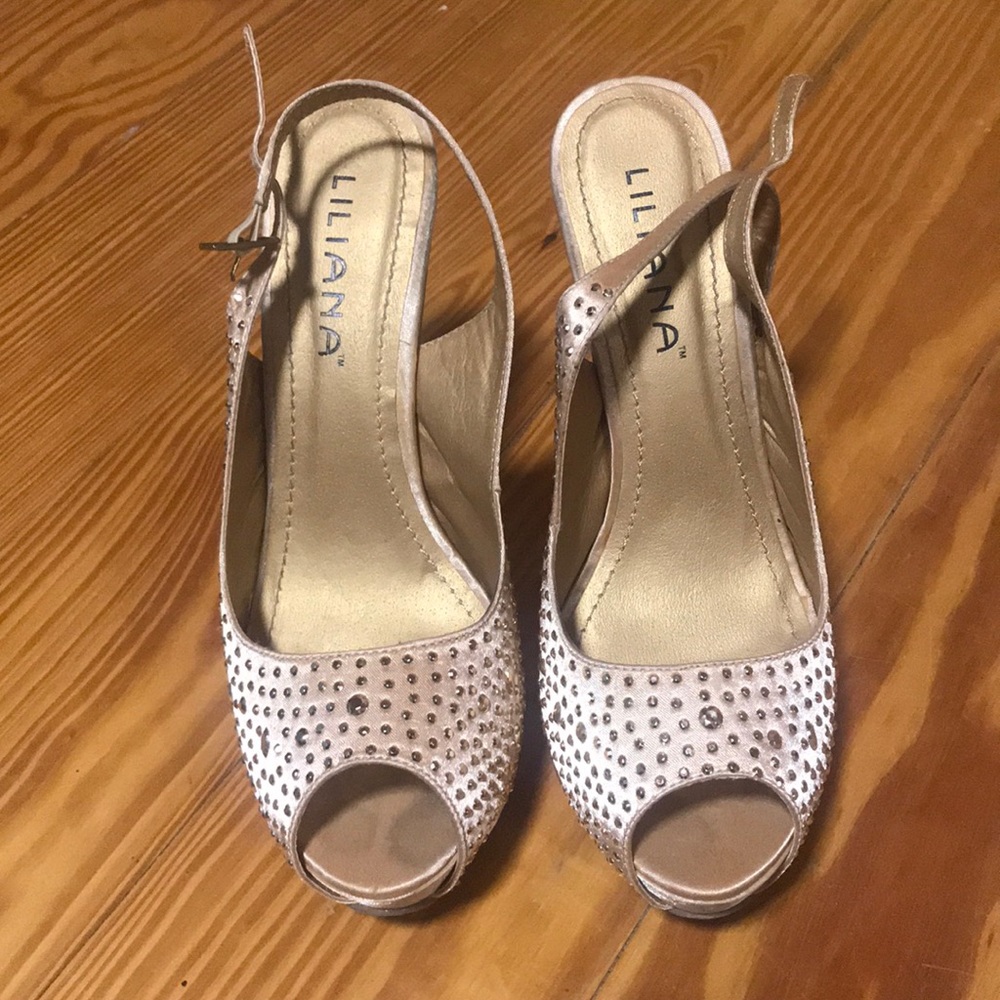Liliana gold heel size 8